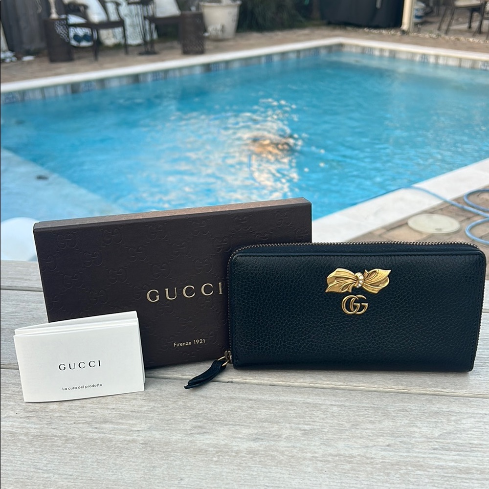Gucci  Full Inclusion GG Marmont Zip Around Wallet